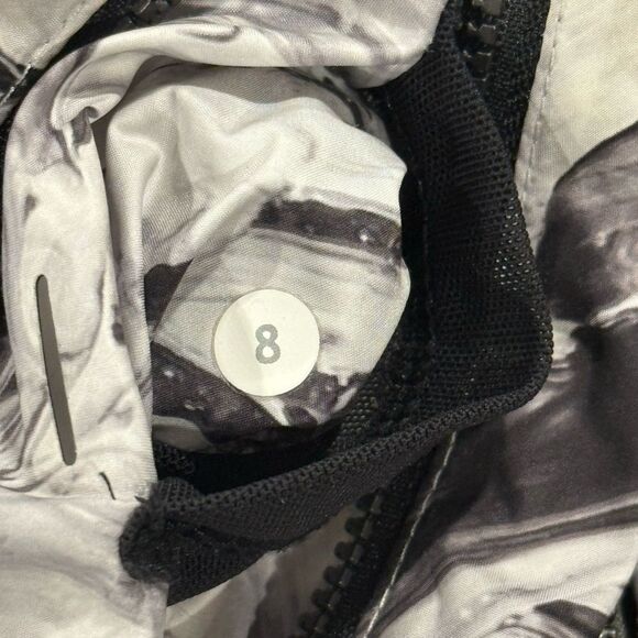 lululemon athletica Black and White wind Jacket - Picture 9 of 9